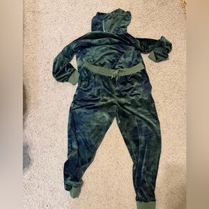 Time and Tru Multi Green Velour Set